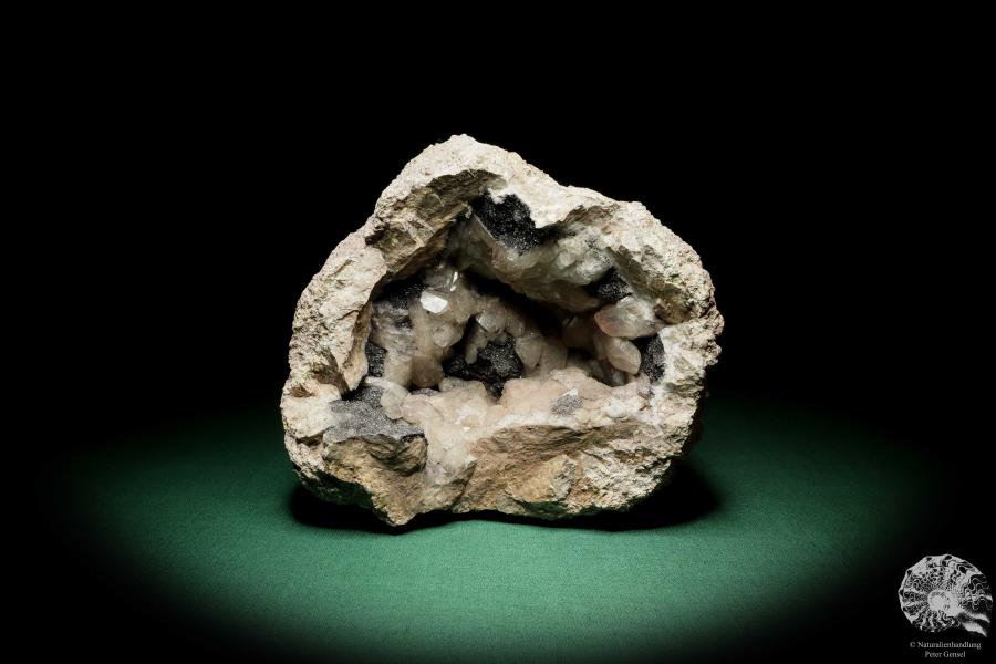 Quartz XX & Hematite a mineral